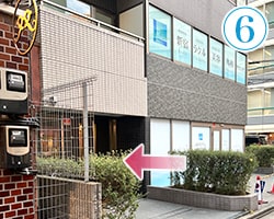 「JR新宿駅」西口改札から新宿院までの道順6
